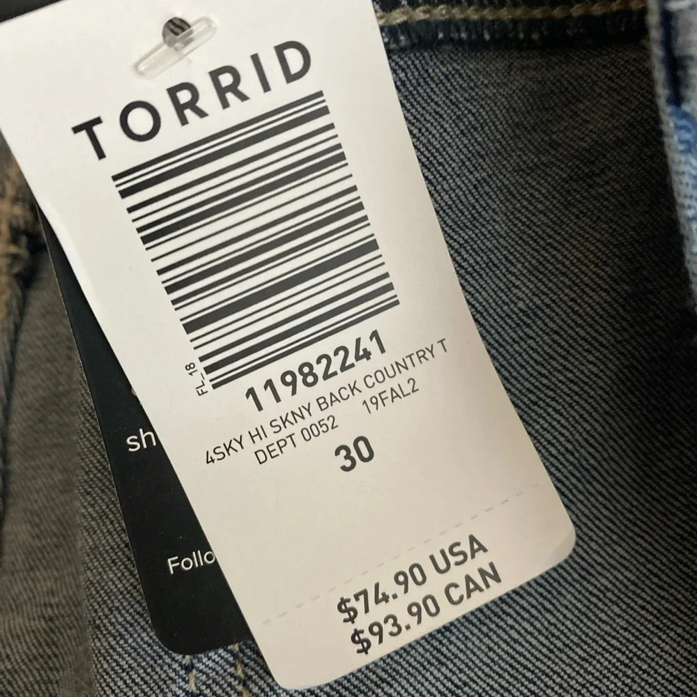 Torrid Sky High Skinny Jeans  30T Premium Stretch Skinny Country Blue Denim